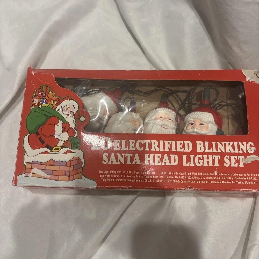Vintage 10 Electrified Blinking Santa Head Christmas Light Set (1993) - NEW